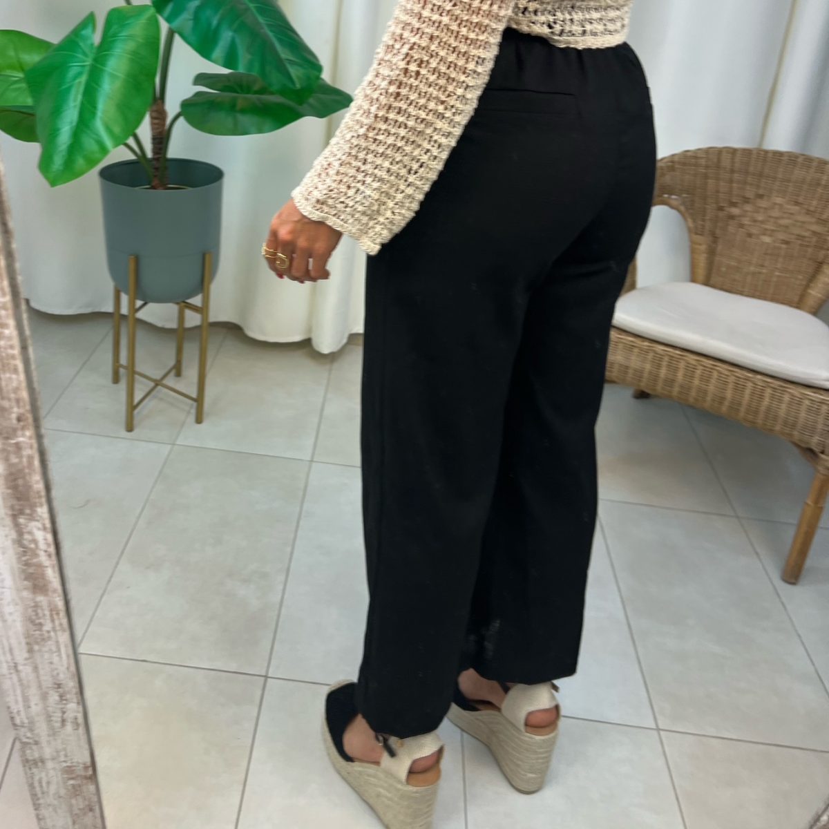 Pantalón Pinzas Lino Negro - Imagen 6