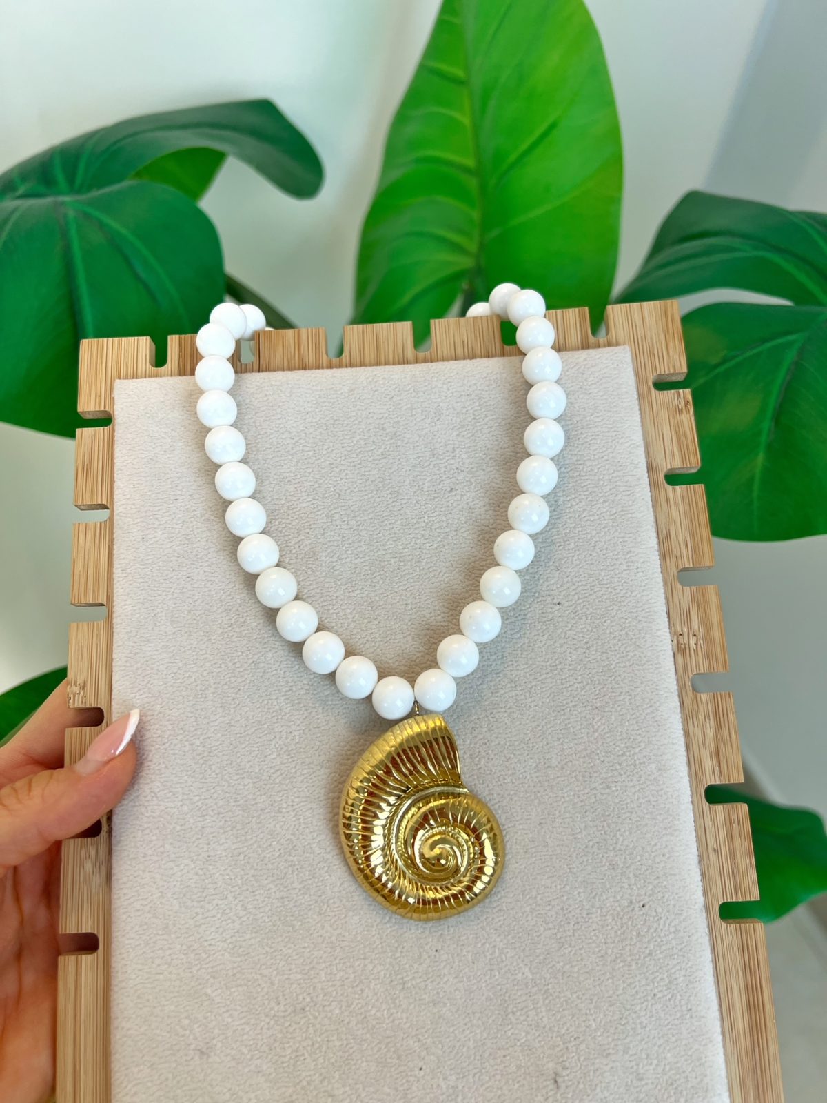 Collar Piedras Nautilus Blanco